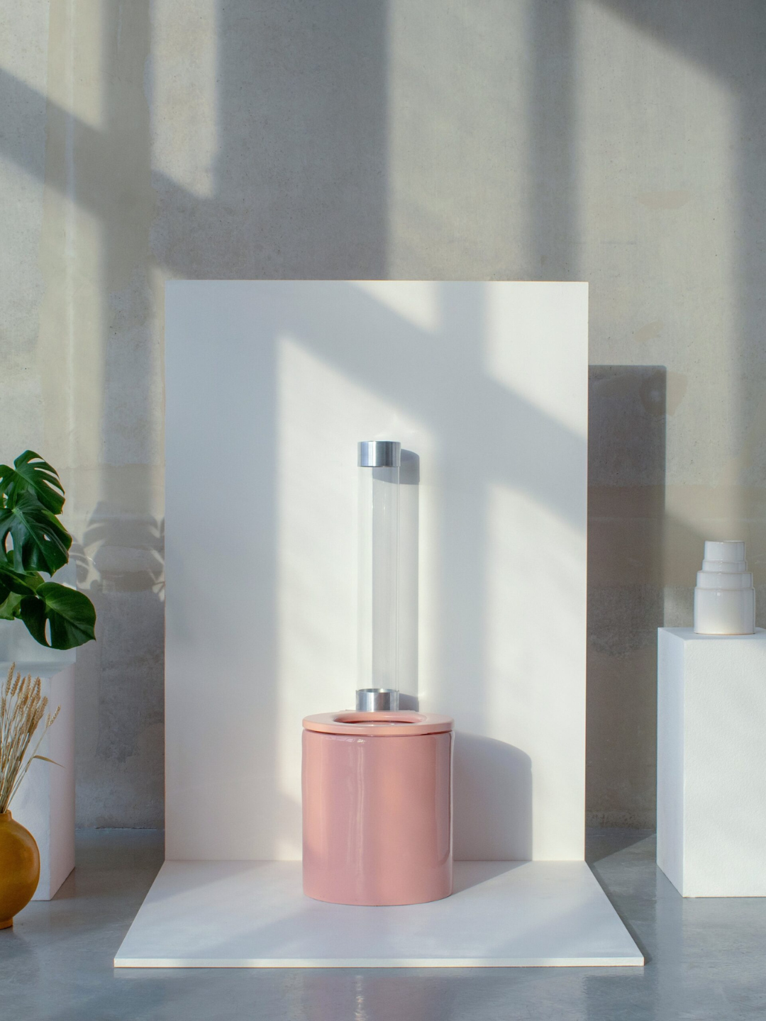 Trone Icone staand toilet roze met transparant reservoir