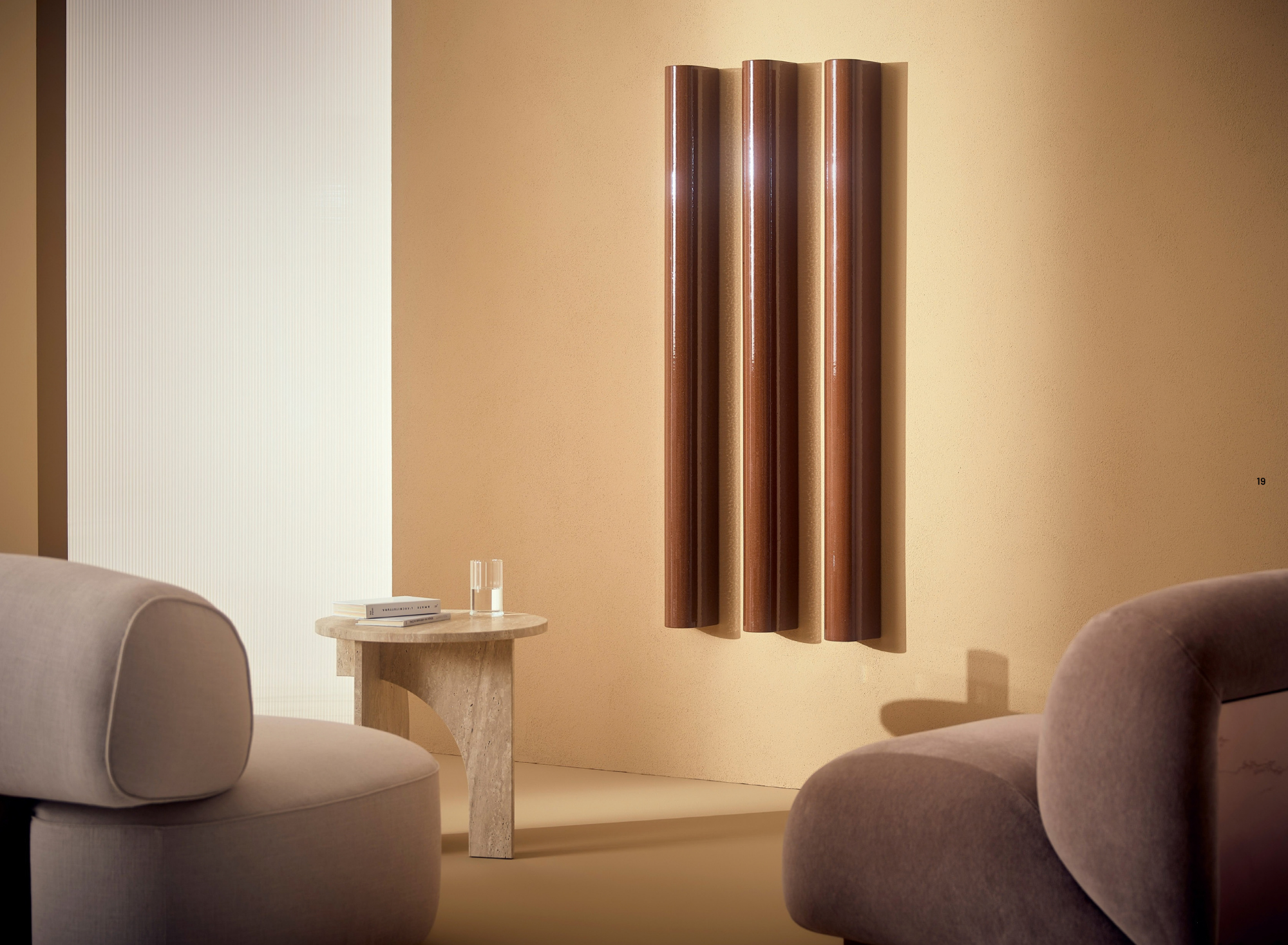 Tubes designradiator als blikvanger in moderne ruimte