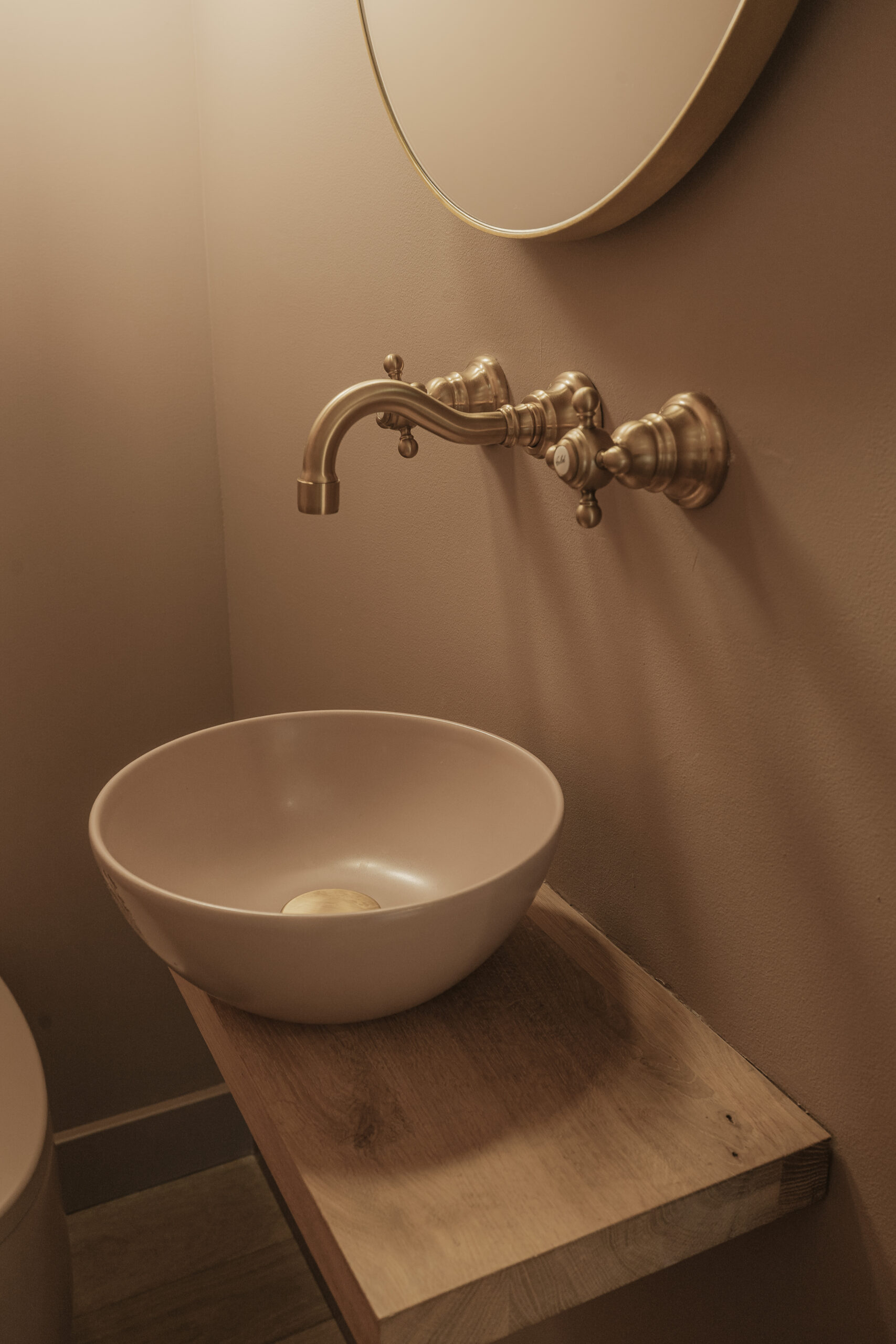 massief eiken wastafelplank toilet