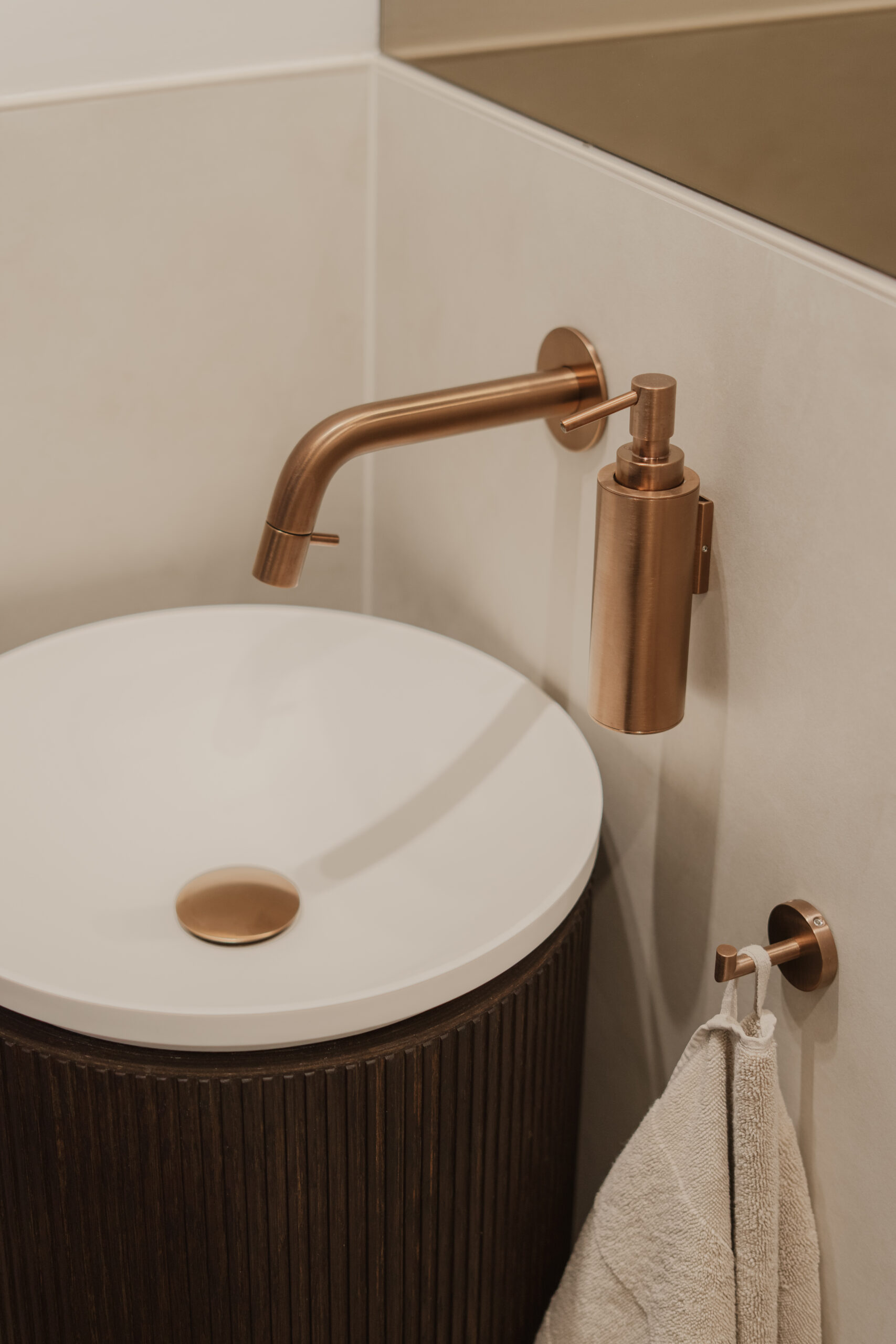 Lagoo Garda inbouw fonteinkraan in geborsteld koper PVD.