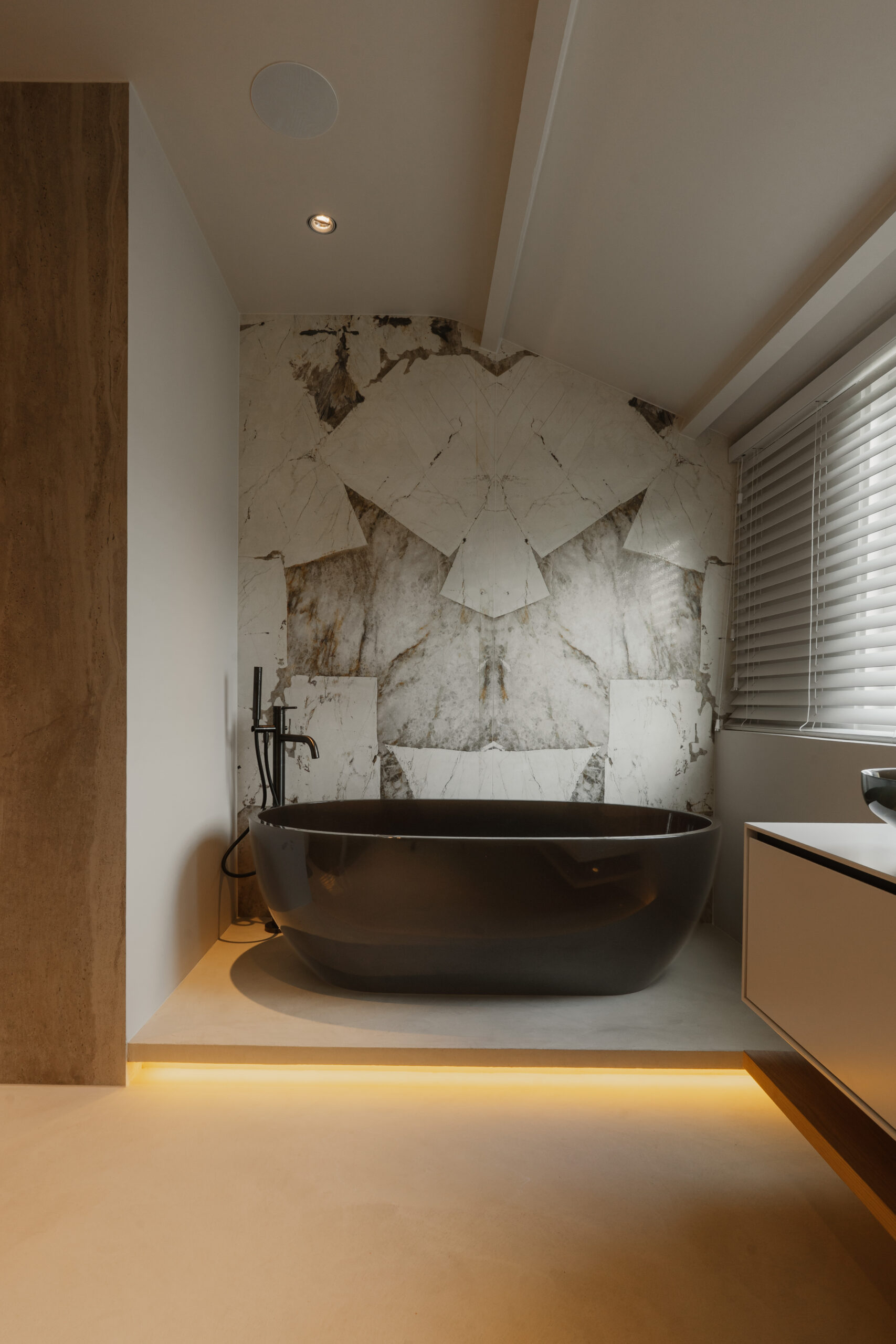 Cristalmood bronzo ligbad Antonio Lupi badkamer Huizen