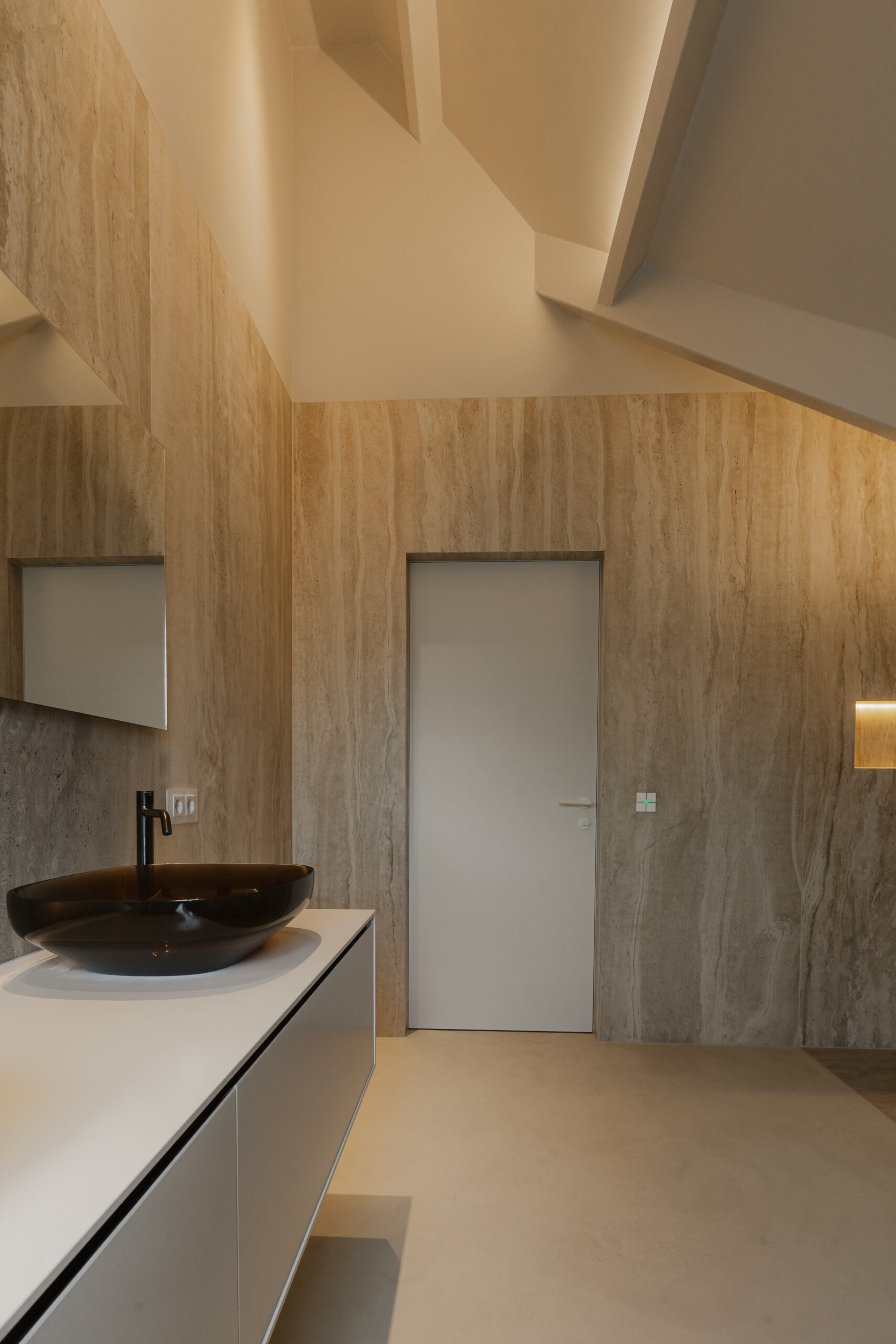 badkamer Reverso beige tegels grootformaat vloer wand