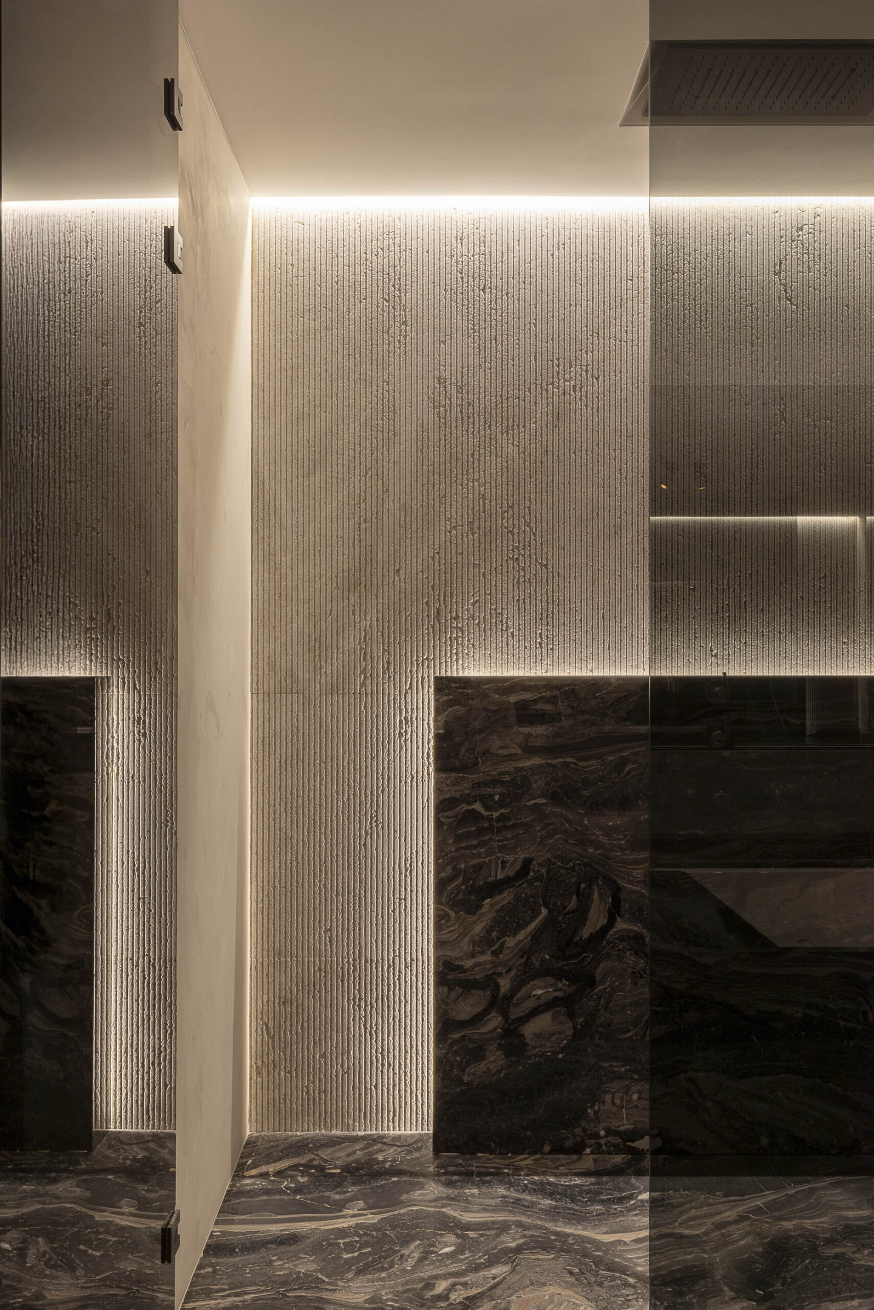 natuursteen badkamer combinatie vloer wand en maatwerk