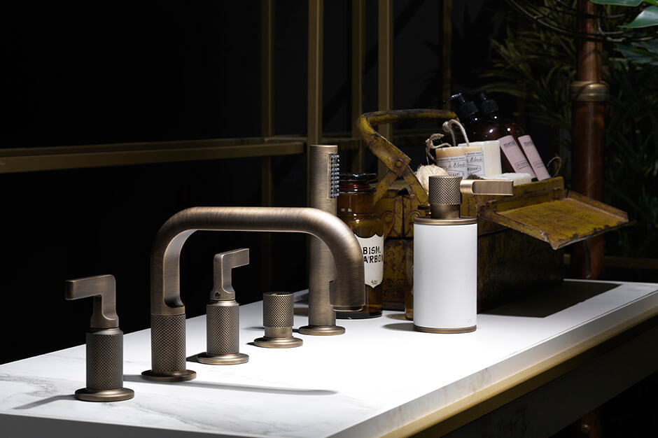 GESSI Inciso badrandcombinatie met uitloop