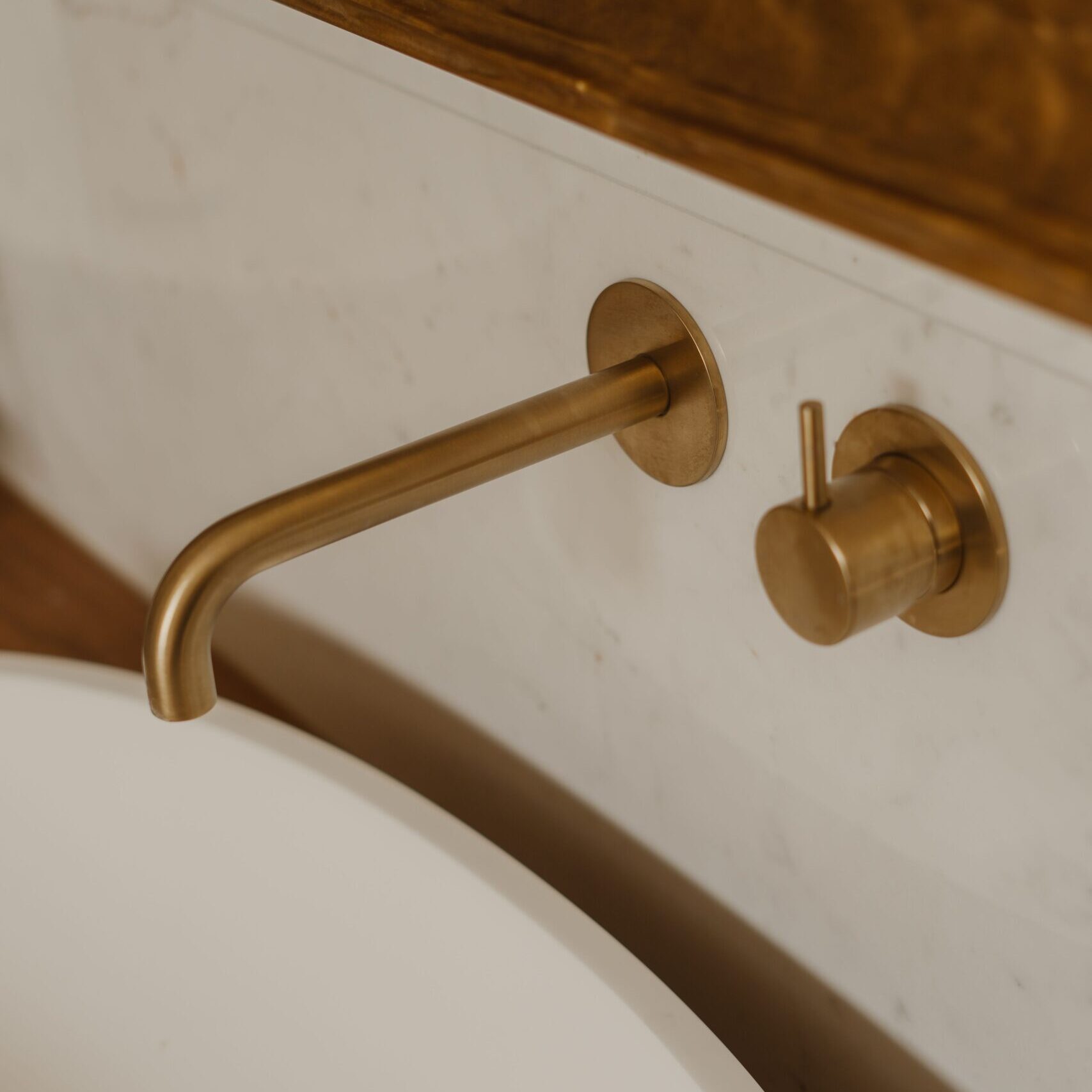 Hotbath Cobber CB131 met CB095 wastafelmengkraan 180 mm